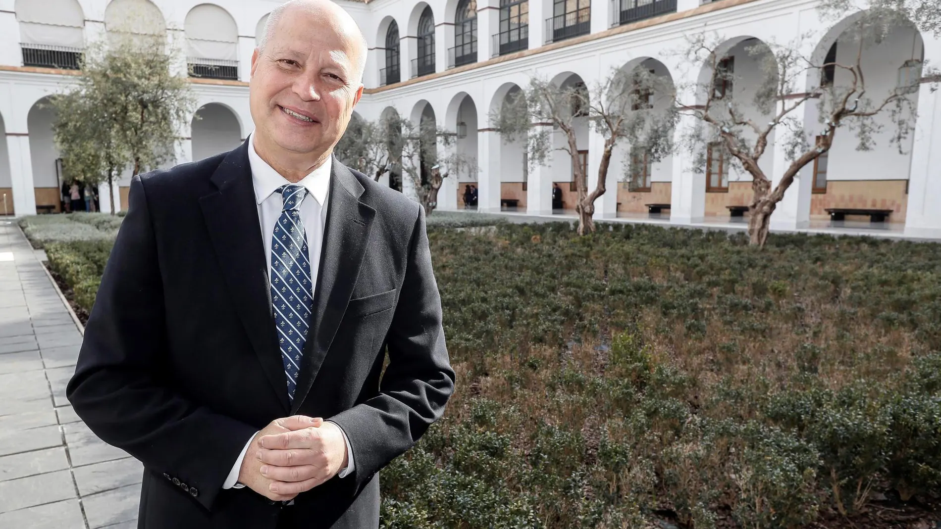 Javier Imbroda será el nuevo nuevo consejero andaluz de Educación, Formación, Universidad y Deporte
