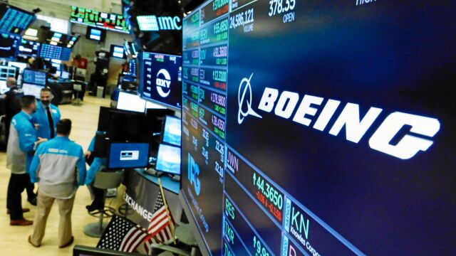 Al contrario que los de Airbus, los títulos de Boeing llevan varios días sufriendo en bolsa por la suspensión de los vuelos del 737 Max