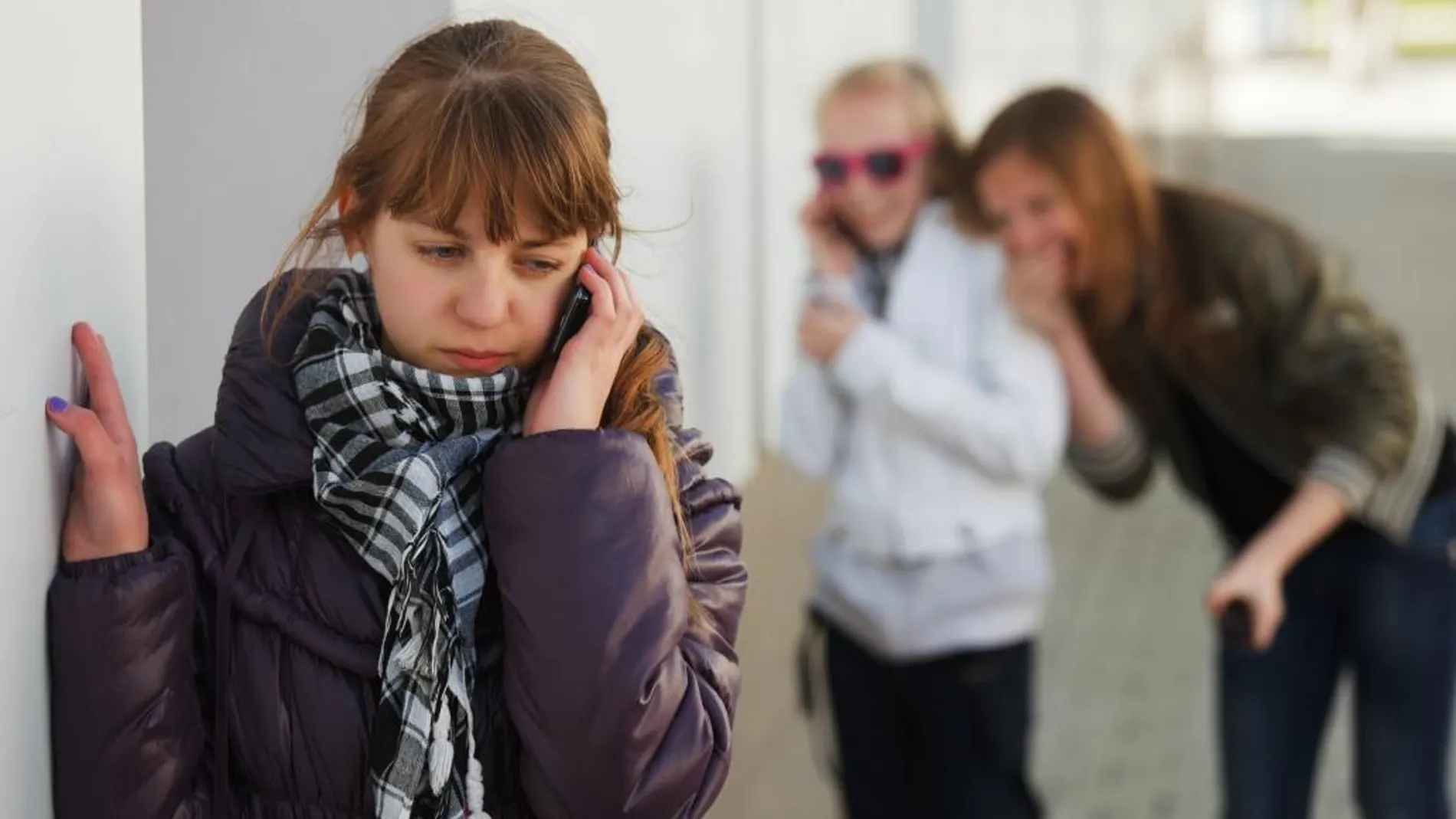 El "ciberbullying" es uno de los grandes peligros a los que pueden estar expuestos los adolescentes en Internet | Fotografía de archivo