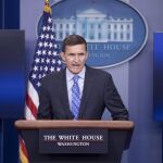 El asesor de Seguridad Nacional del presidente estadounidense Donald Trump, Michael Flynn, durante una rueda de prensa en la advirtió a Irán de que está dando pasos equivocados