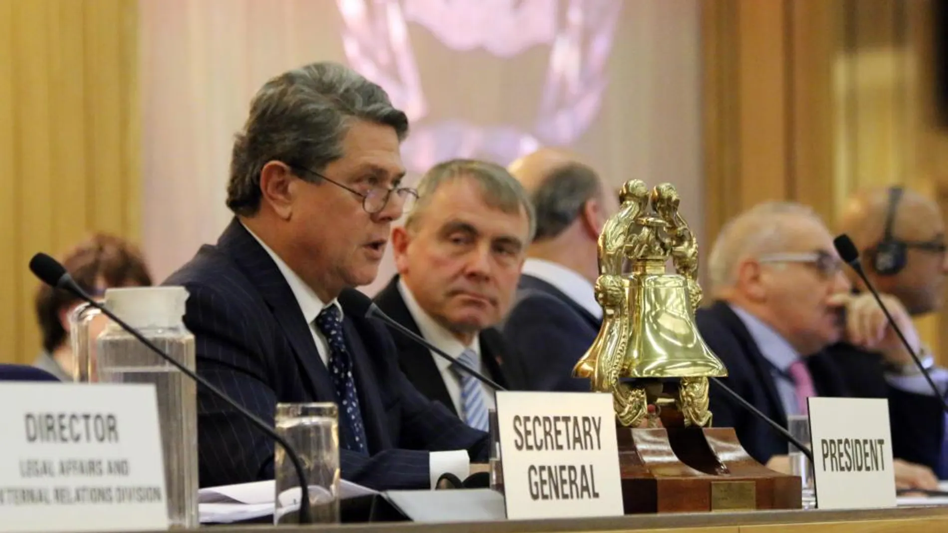 Federico Trillo-Figueroa, tras ser elegido presidente de la 29 Asamblea de la OMI