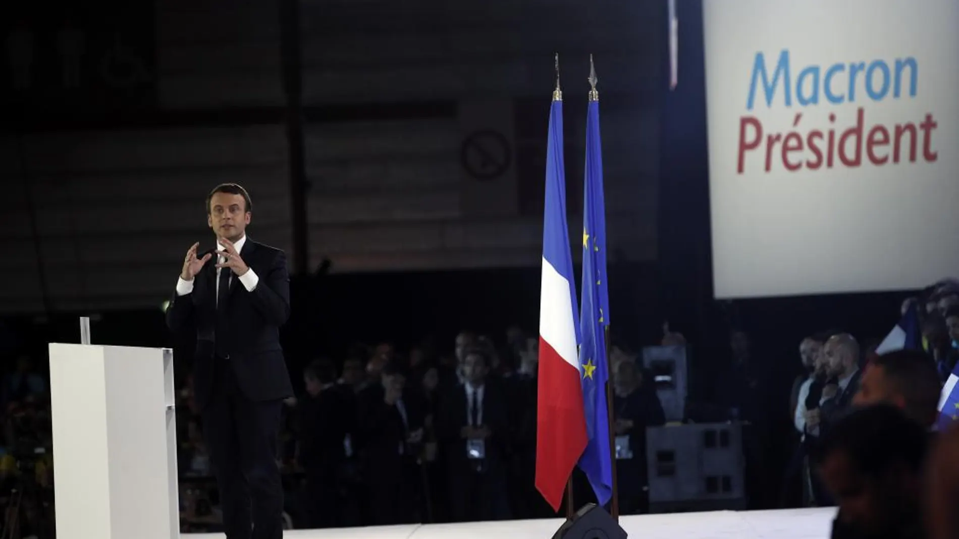 El candidato Emmanuel Macron, durante un acto de campaña en París, el pasado lunes