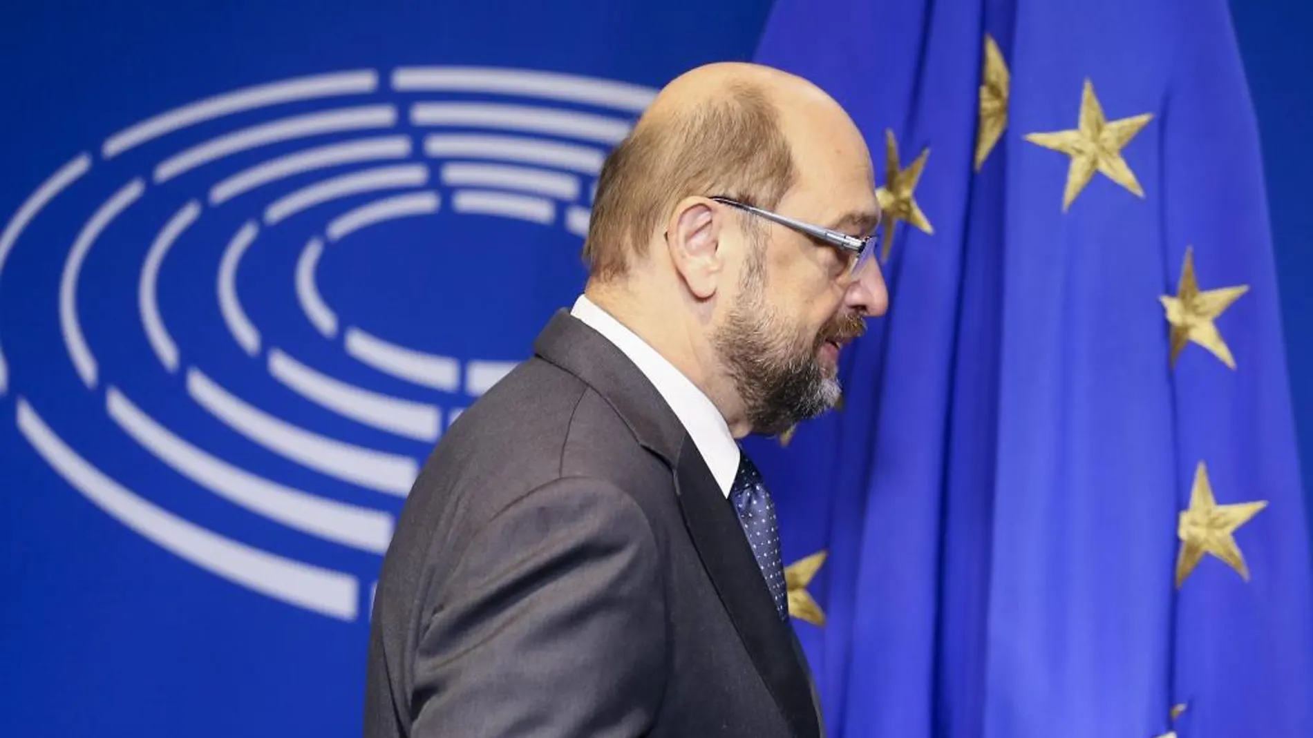 El presidente del Parlamento Europeo, Martin Schulz, llega a la rueda de prensa en Bruselas (Bélgica)