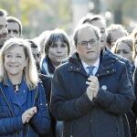 En la imagen el vicepresidente de la Generalitat, Pere Aragonès; la ex líder de la AMI, Neus Lloveras; el president, Quim Torra; y el conseller de Interior, Miquel Buch, ayer a las puertas del TSJC