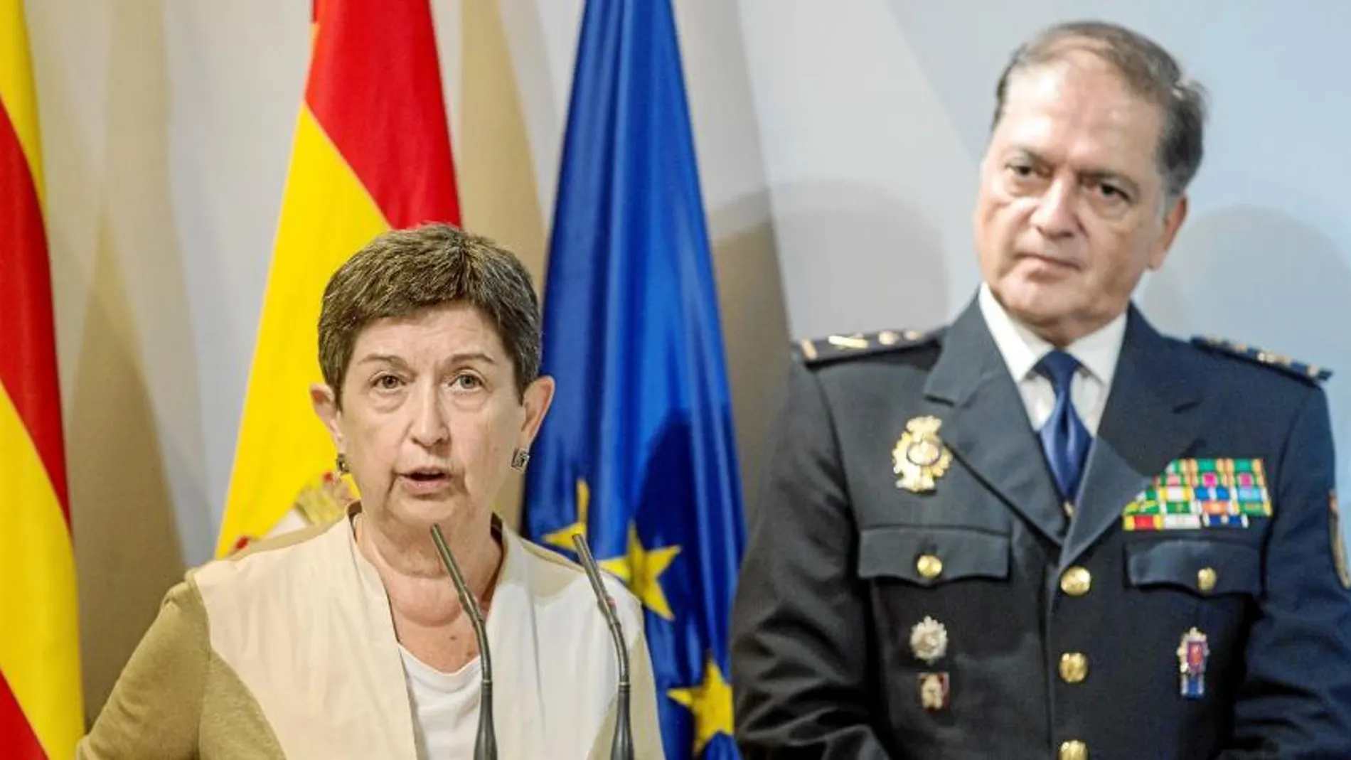 La delegada del Gobierno, Teresa Cunillera, con José Antonio Togores, hasta ahora Jefe Superior de la Policía Nacional en Cataluña