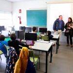 El consejero de Educación, Fernando Rey, visita un colegio en el que las TIC ya tienen un gran protagonismo