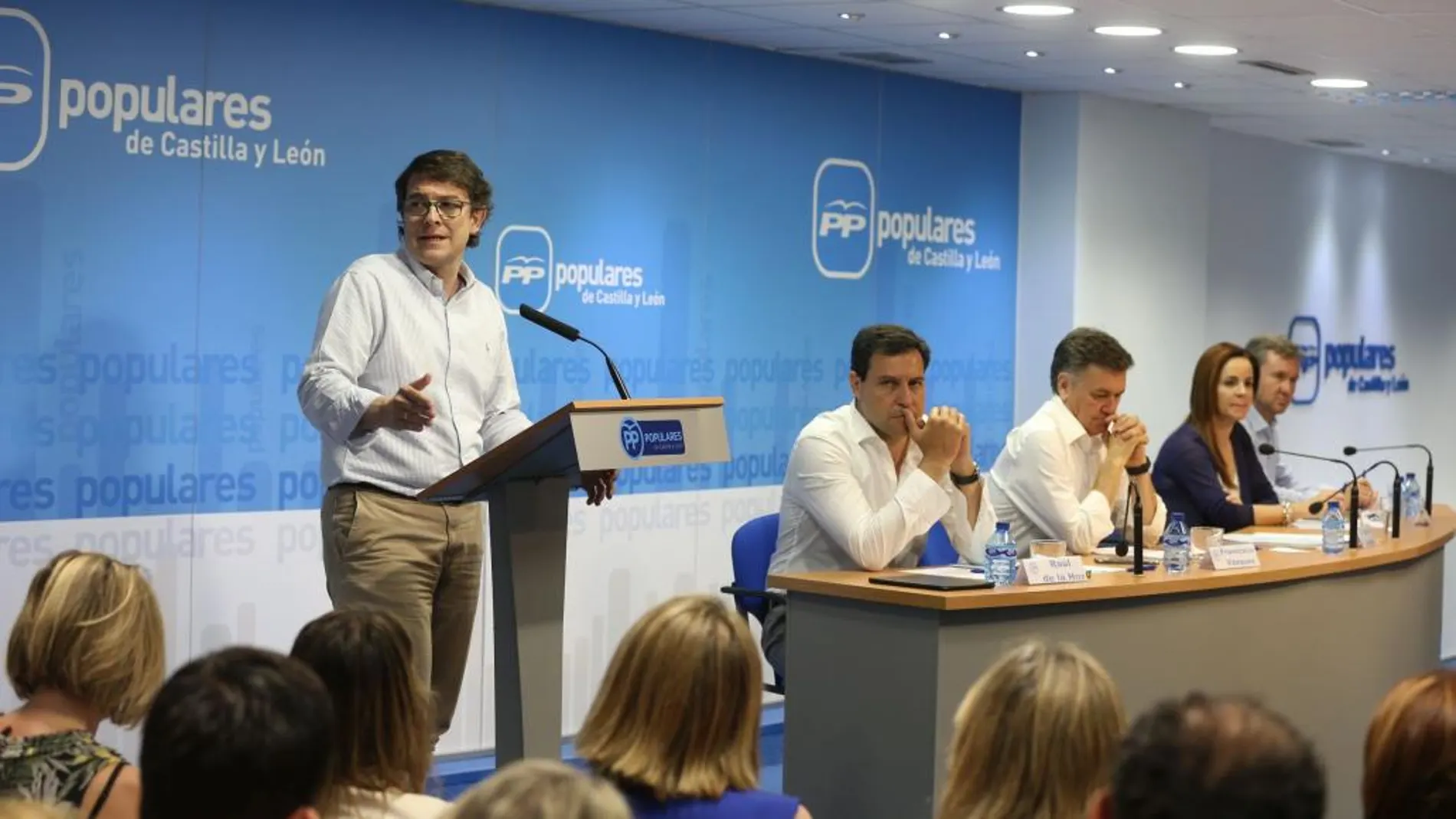 Fernández Mañueco pide compromiso a los suyos durante el cierre del Comité Ejecutivo Autonómico del PP