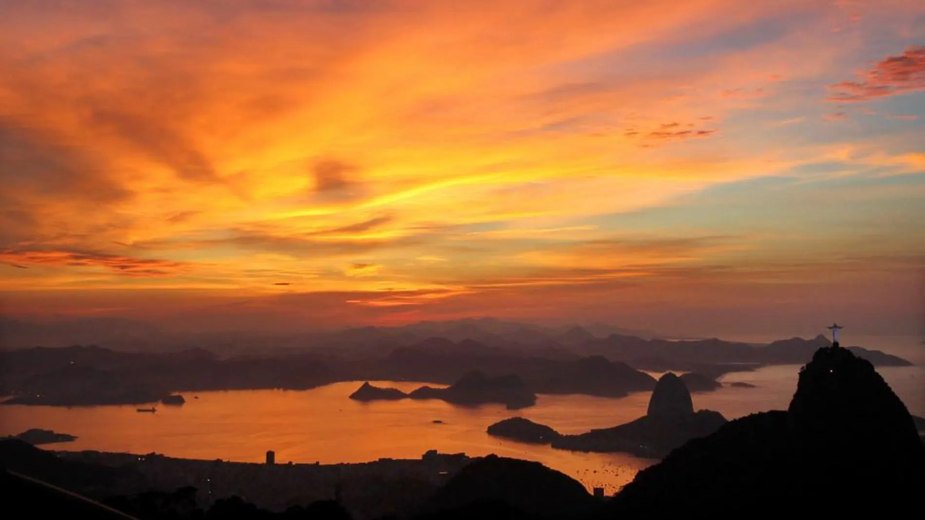 Espectacular amanecer en Río de Janeiro