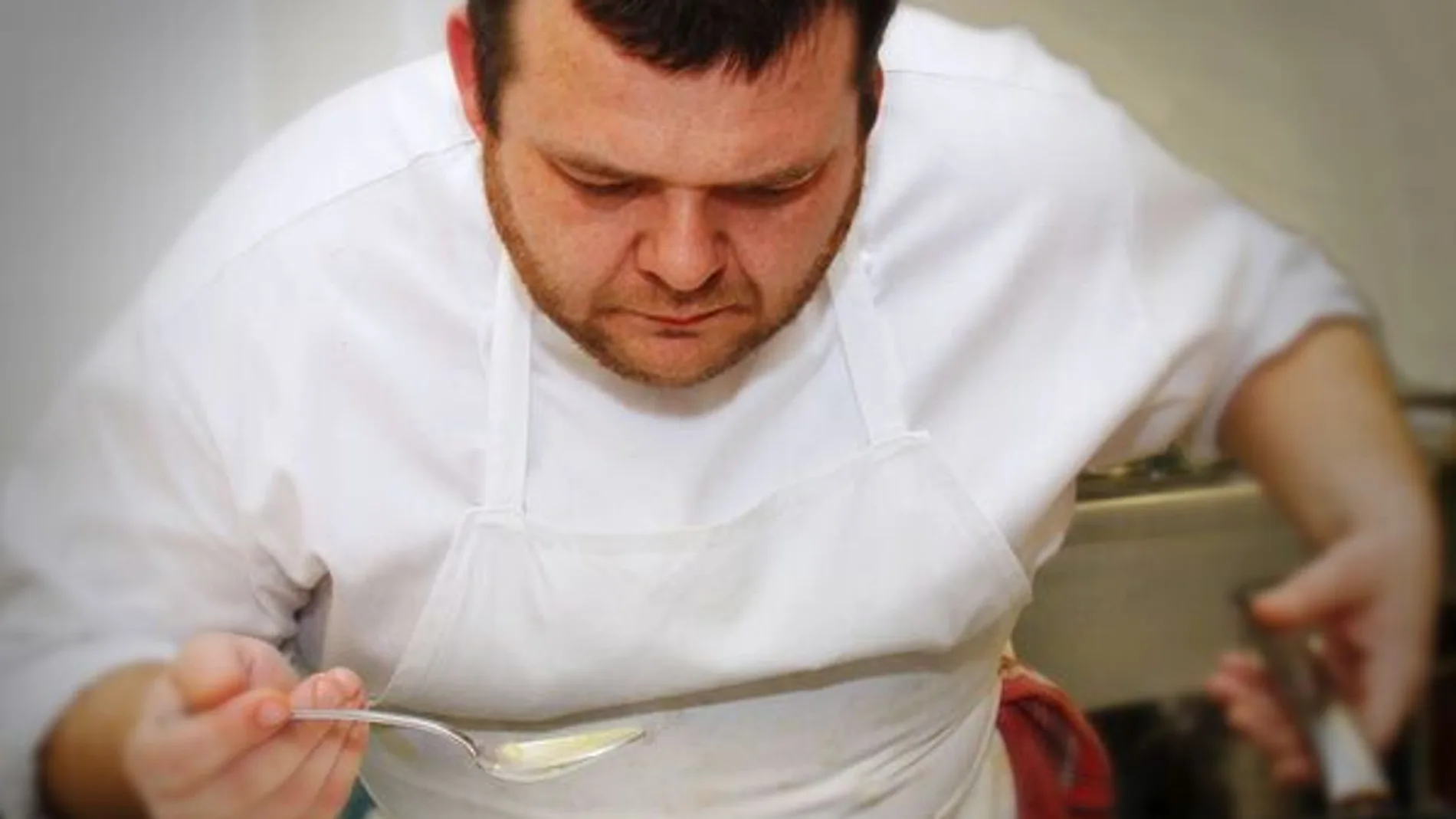 Diego Rodríguez, cocinero del restaurante Tierra, en la Finca de los Arandinos (Rioja)