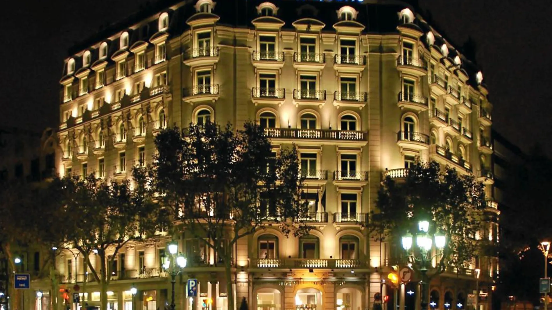 Los hoteleros denuncian que el Peuat no resolverá los problemas derivados del turismo.