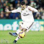 Ceballos, en el lanzamiento de la falta que dio la victoria al Real Madrid