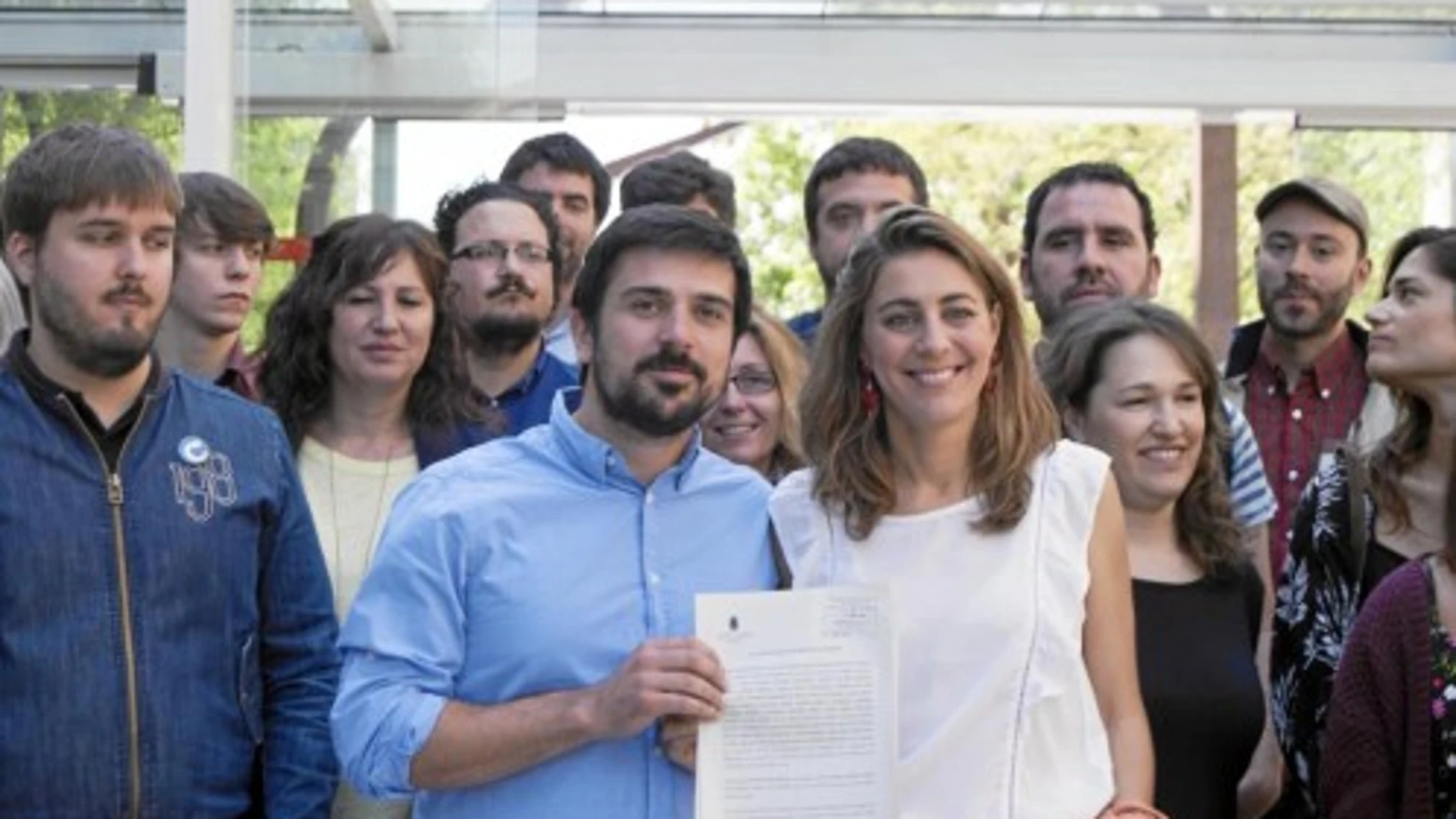 Torpe moción de Podemos que descubre sus carencias