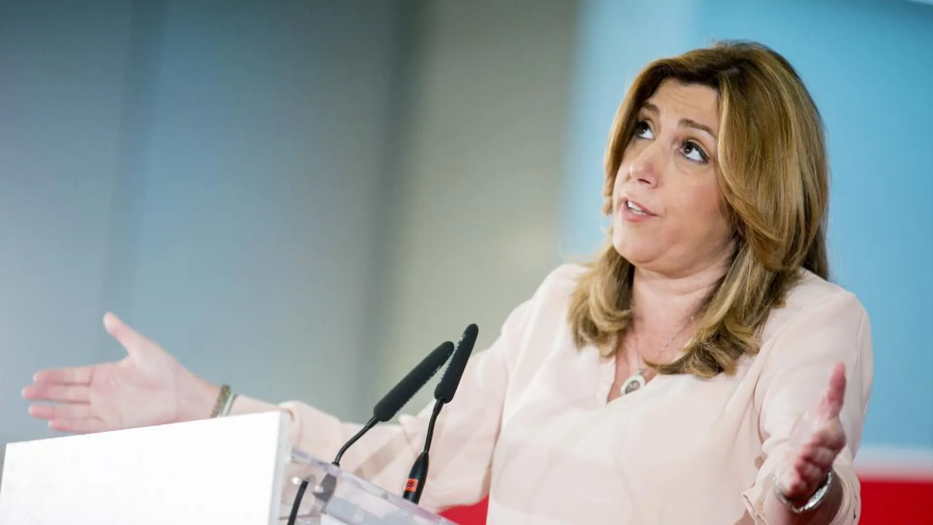 La candidata a la Secretaria General del PSOE Susana Díaz, durante su intervención en el mitin que ha ofrecido en Zaragoza