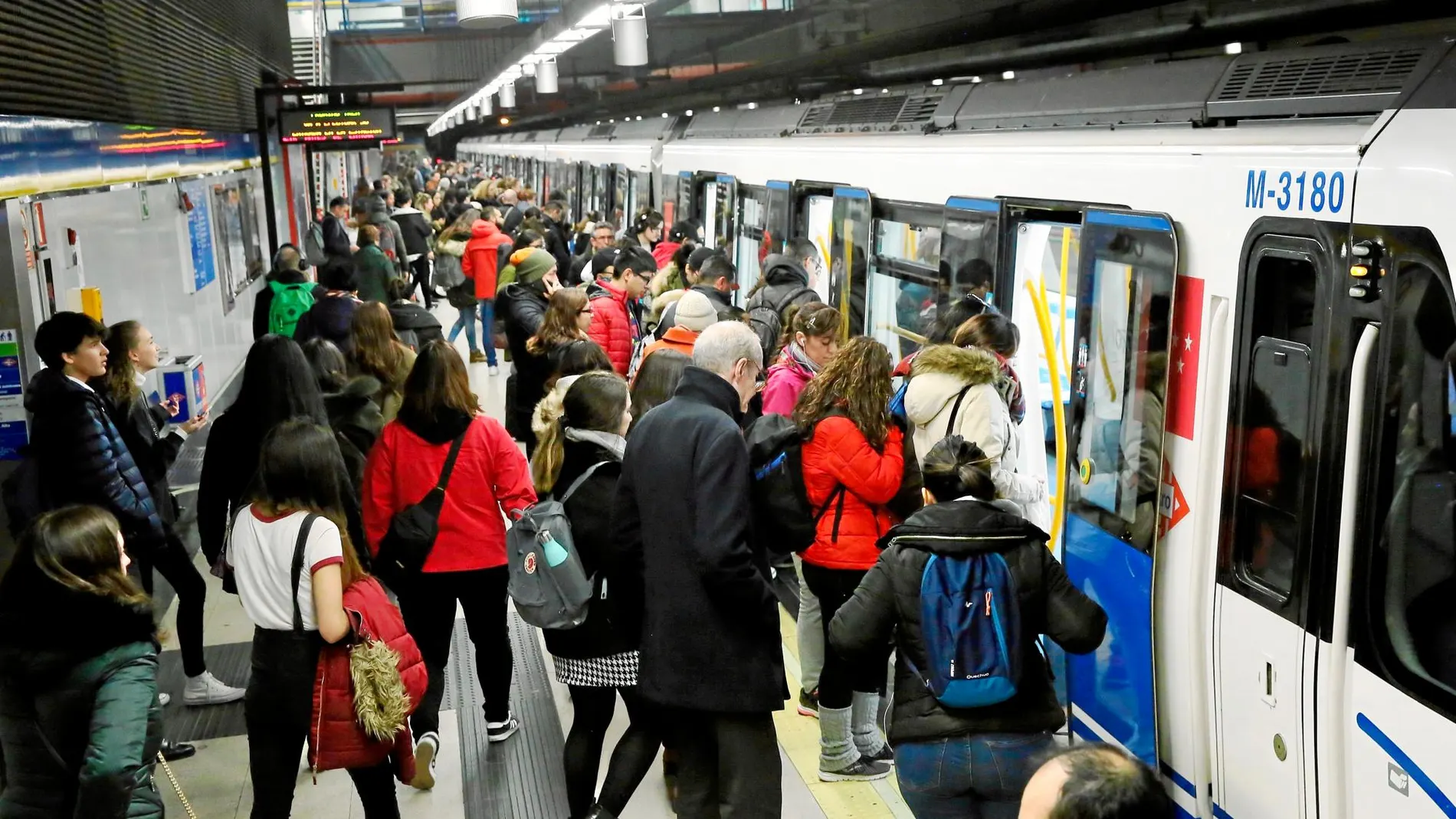 Más de 140.000 viajeros utilizaron el Metro para llegar a FITUR durante la semana pasada / Foto: Cristina Bejarano