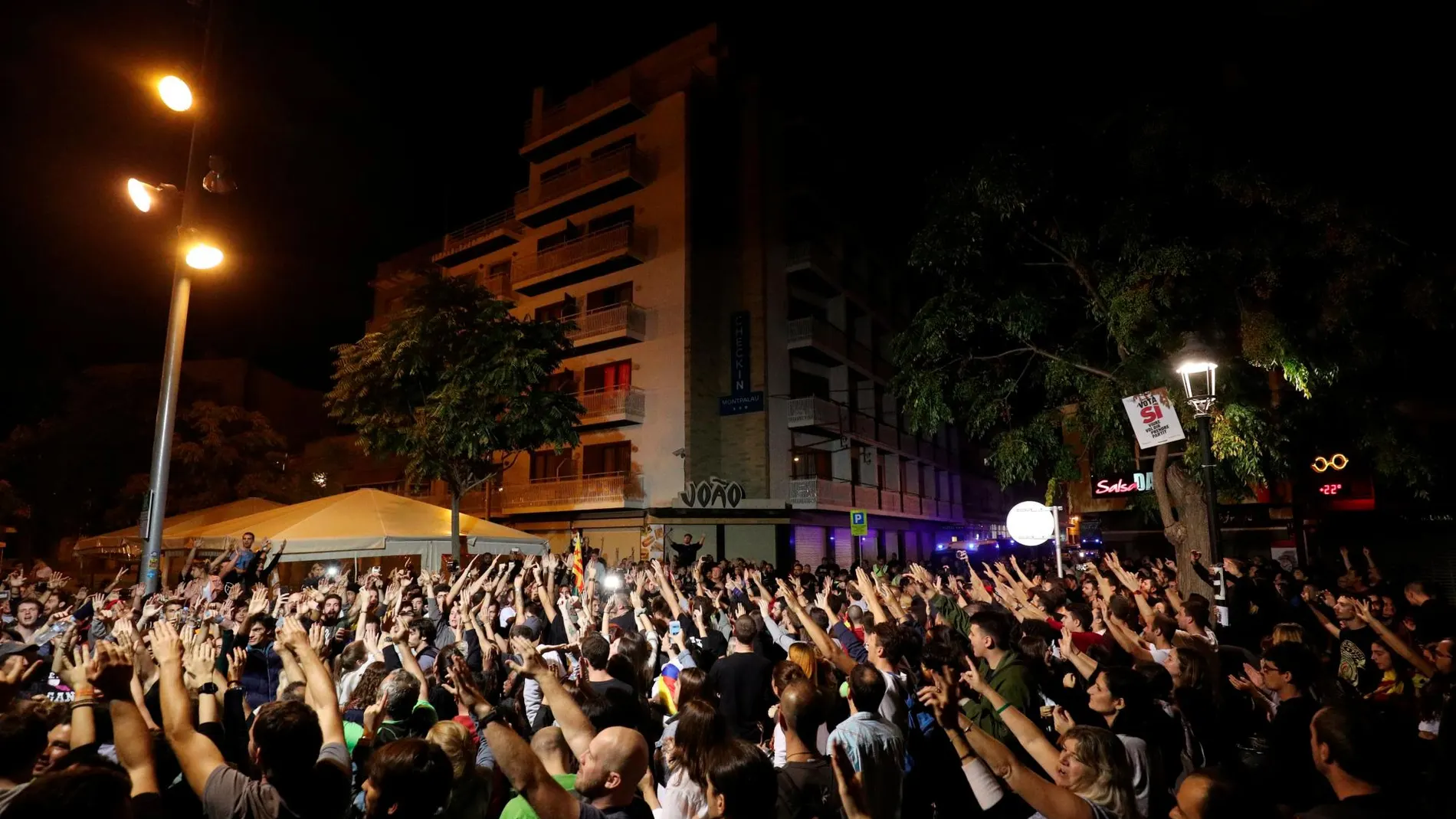 Protestas ante los hoteles de la Policía tras el 1-O