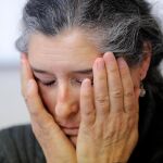Ramona Maneiro, la mujer que se convirtió hace 21 años en un referente en la lucha por la muerte digna y la eutanasia al ayudar en el suicidio asistido al tetrapléjico Ramón Sampedro, emocionada durante la rueda de prensa