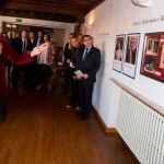 Alicia Viladomat, nieta de Pilar de Valderrama, durante la inauguración de la exposición