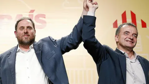 El líder de ERC en el Ayuntamiento de Barcelona, Alfred Bosch, junto a Oriol Junqueras en las municipales