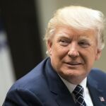 El presidente de los Estados Unidos, Donald Trump, asiste a un acto hoy en la Casa Blanca, en Washington (Estados Unidos).