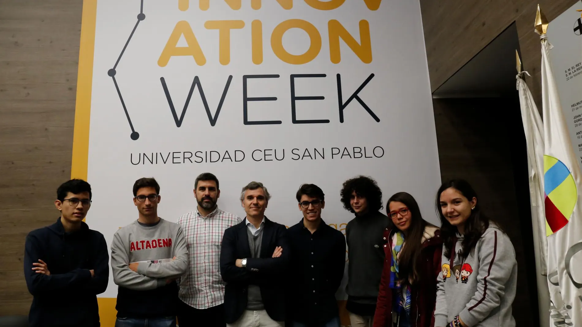 Alumnos de la Innovation Week del CEU aplican la inteligencia artificial en un taller práctico que permite clasificar patologías con electrocardiogramas