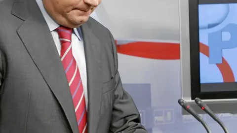 Griñán se rebela y exige que Organización sea tutelada por la vicesecretaría general
