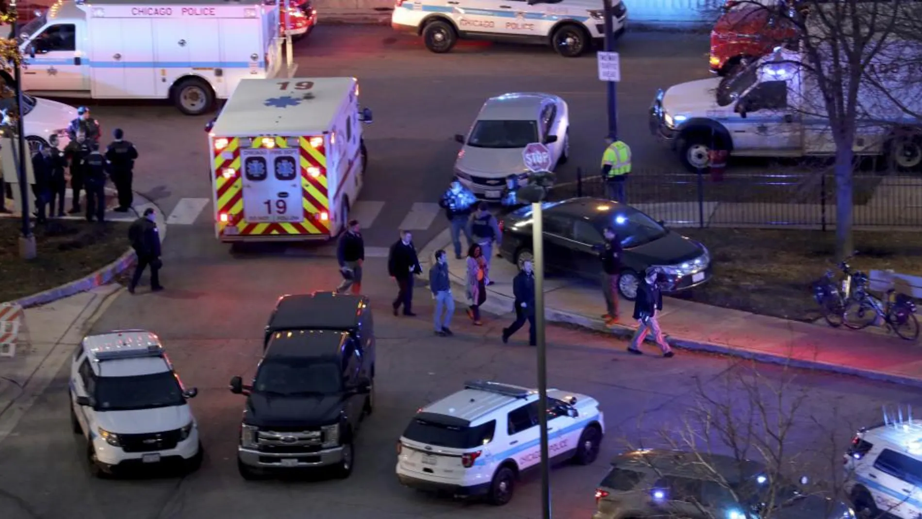 Varias personas han resultado heridas en un tiroteo ocurrido este lunes en el Hospital Mercy de Chicago / Ap