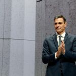 El presidente del Gobierno, Pedro Sanchez, durante la clausura del XXI Congreso Nacional de la Empresa Familiar en el Palacio de Congresos de València / Efe