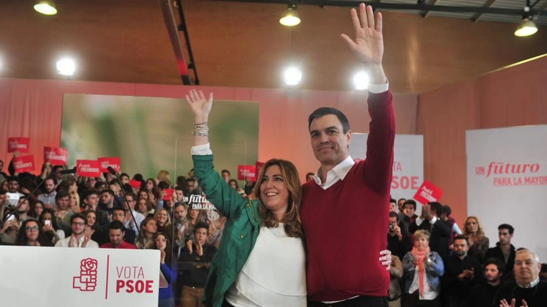 Susana Díaz y Pedro Sánchez, en un acto electoral del PSOE