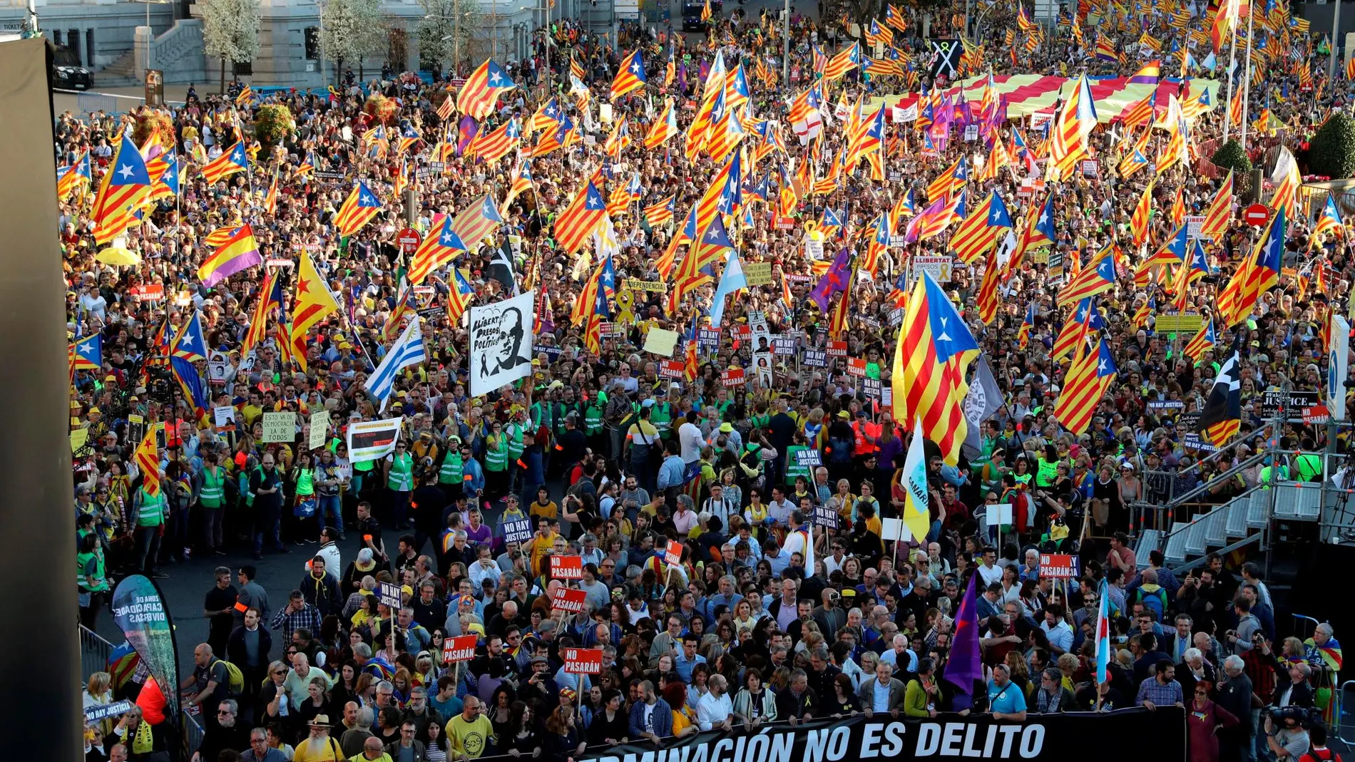 Imagen de la manifestación este sábado en Madrid. EFE/J.J GUILLÉN
