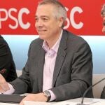 Pere Navarro ayer durante la reunión semanal del PSC