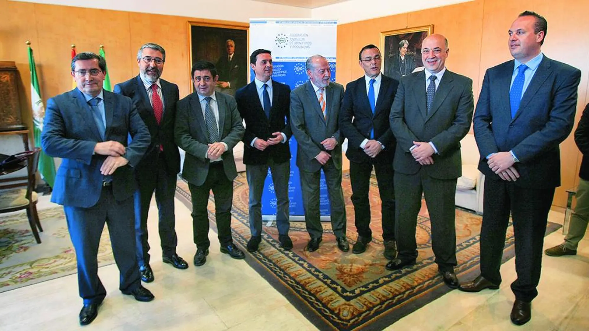 José Entrena, Fco. Salado, Fco. Reyes, Javier Aureliano García, Villalobos, Ignacio Caraballo, Antonio Ruiz y J. C. Ruiz Boix