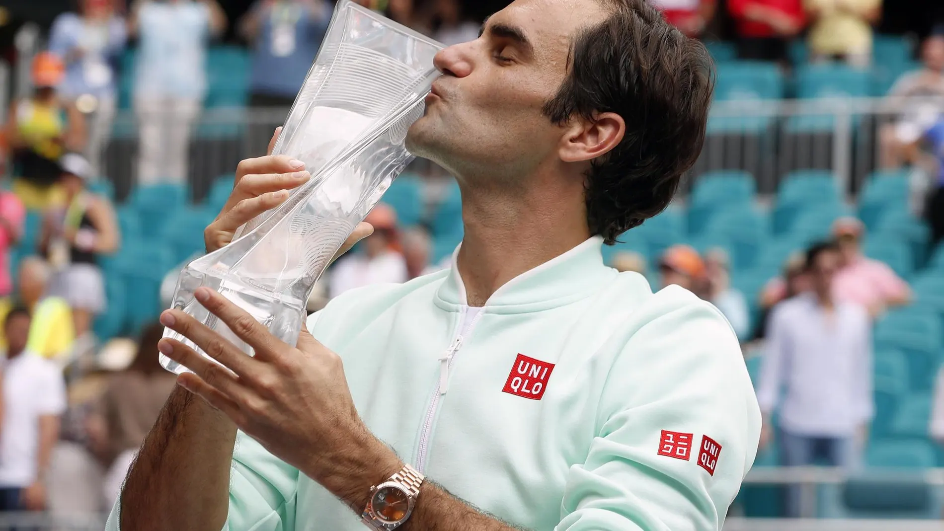 Federer besa el título de Miami