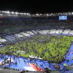  Pánico en el Stade de France, donde jugaban Francia y Alemania