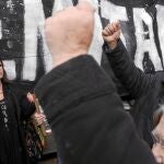 Miles de personas protestaron ayer, en Portugal, contra la política de austeridad impuesta por el BCE, el FMI y la Comisión Europea