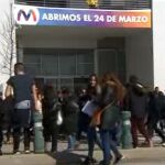 Colas en los accesos al centro comercial