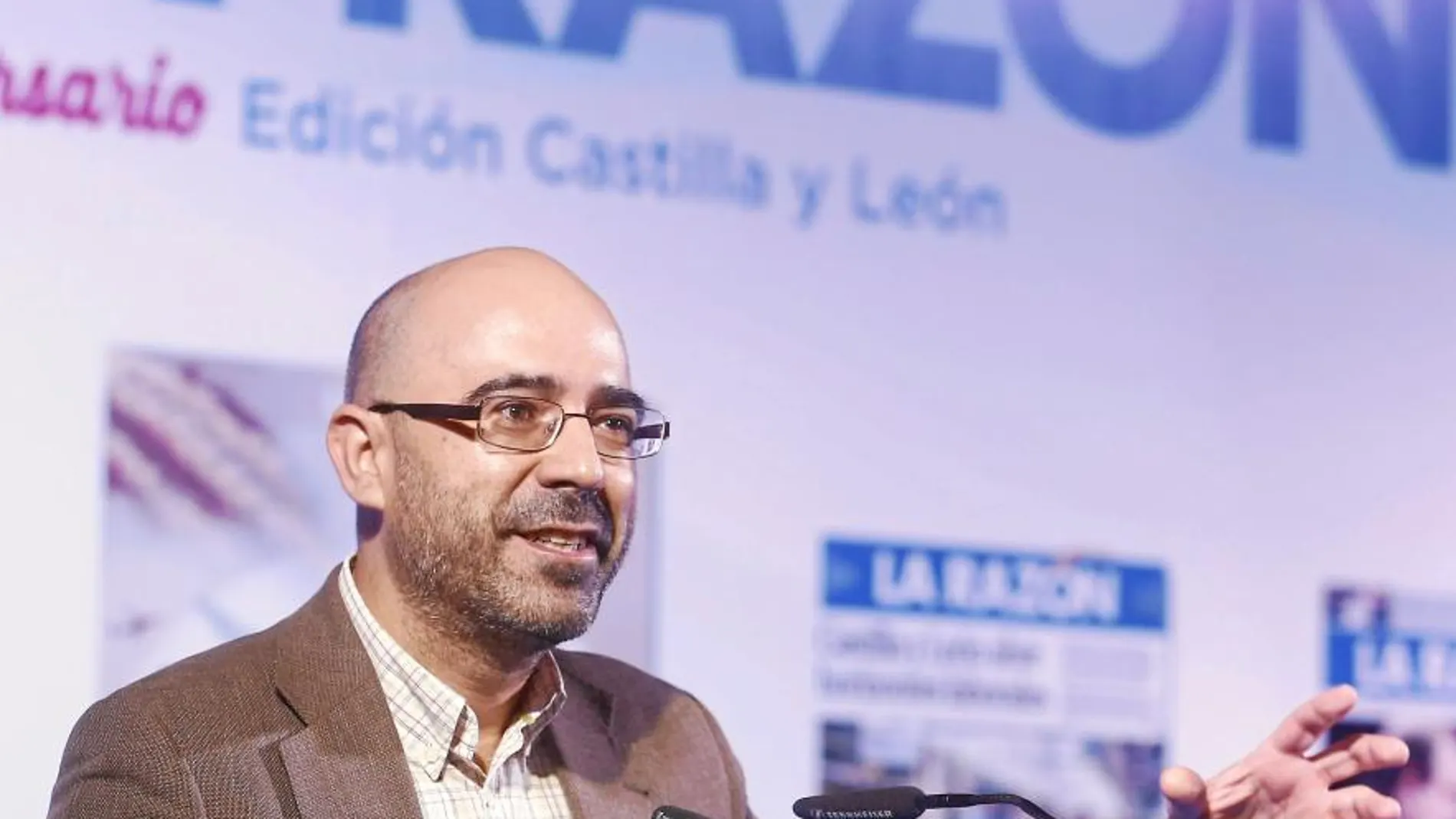 Óscar Esquivias, galardonado con el Premio «Cultura y Más» de La Razón en 2016