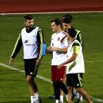 Casillas y Piqué en un entrenamiento de la selección