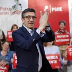 El exlehendakari vasco y candidato a las primarias socialistas, Patxi López, participa en un acto con militantes en Madrid