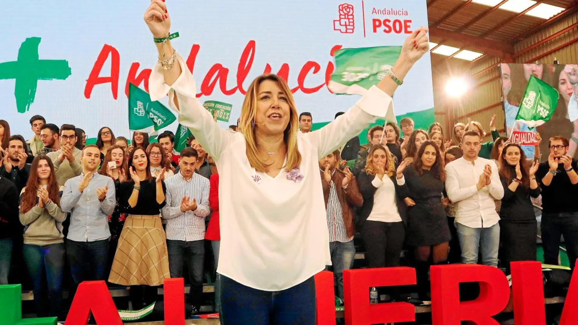 Susana Díaz, ayer en un acto de campaña de su partido celebrado en Almería