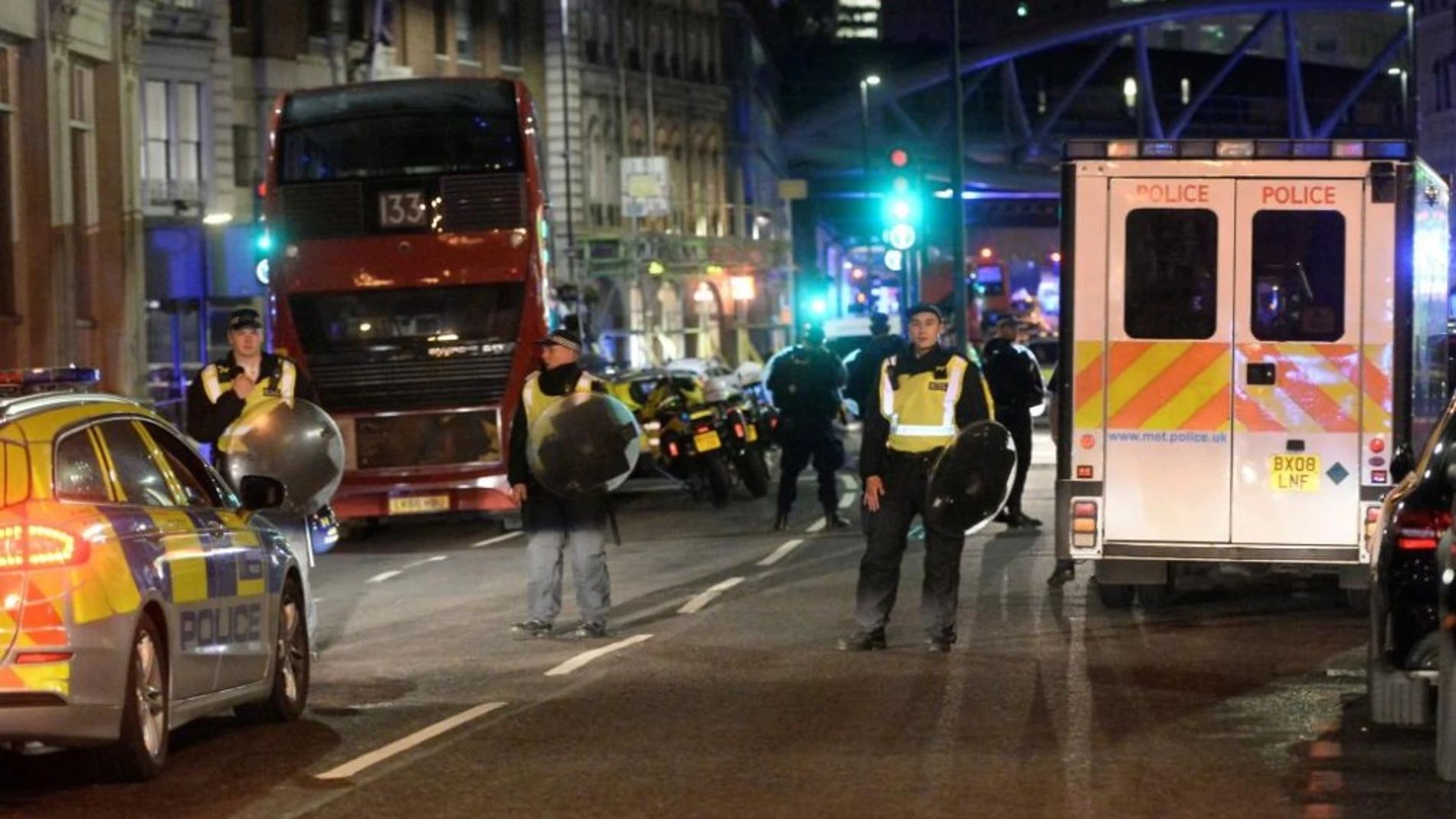 Los londinenses ofrecen sus casas a los afectados por los ataques