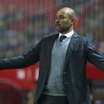 El entrenador, durante el partido