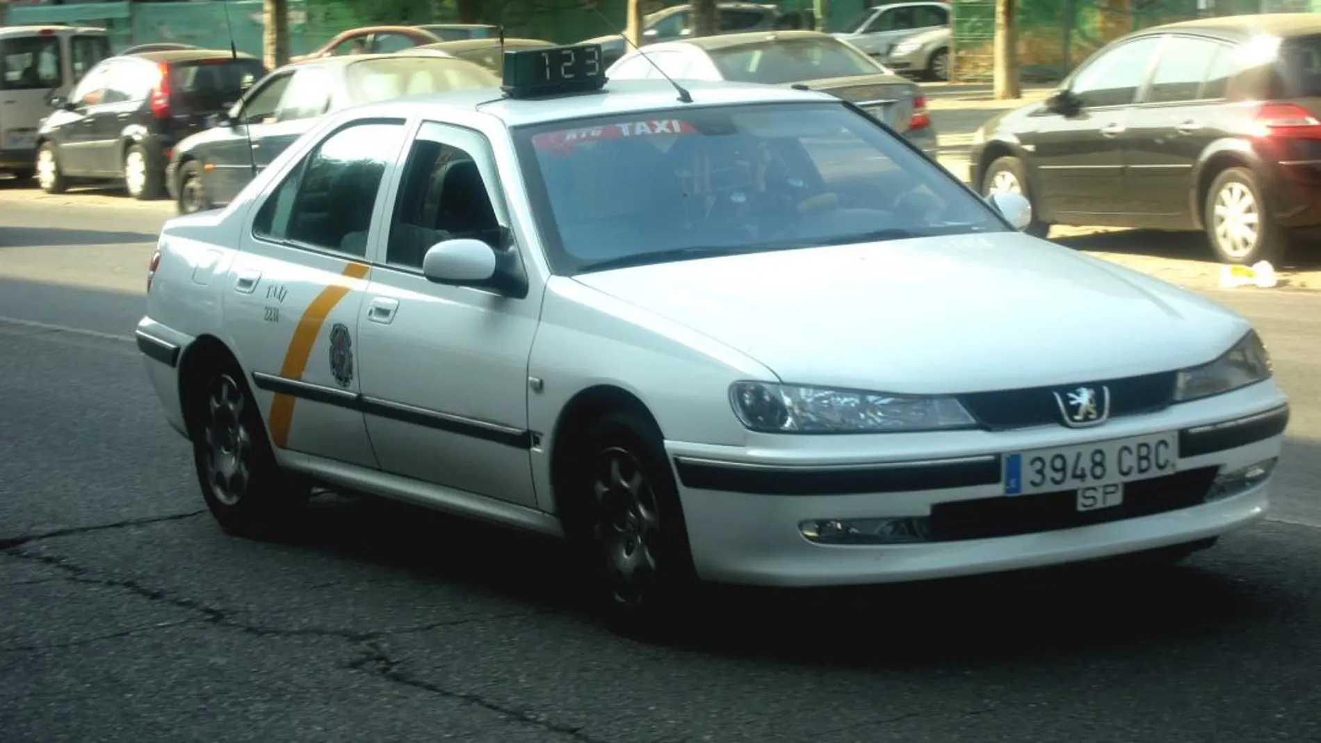 La presidenta de Foro Taxi interpone una denuncia por la «arbitraria"inmovilización de su coche