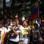 Miles de opositores comenzaron hoy a concentrarse en varias ciudades del país para participar en la denominada "Toma de Venezuela"