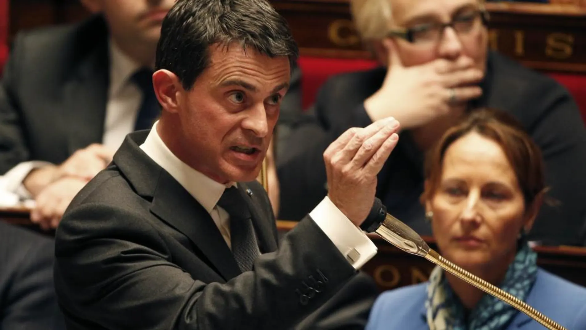 El primer ministro francés, Manuel Valls, comparece ante la Asamblea Nacional