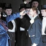 Mehta es de esos directores capaces de hacer música y crear emociones, como ocurre en «Un ballo in maschera»