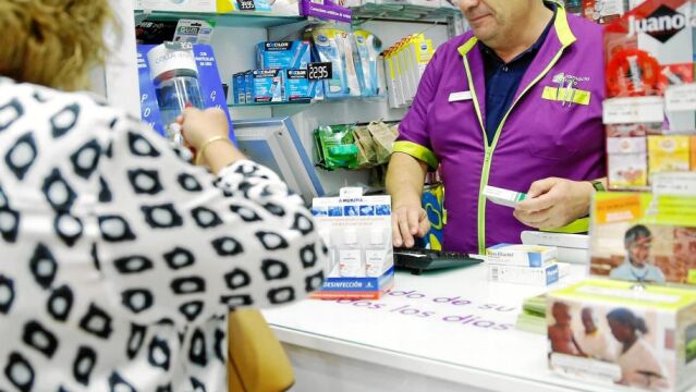 El farmacéutico podrá ampliar, si lo desea, las 40 horas semanales / Gonzalo Pérez
