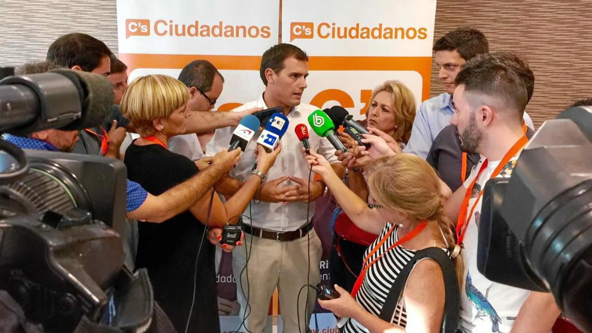 El presidente de C’s se reunió ayer en Valencia con los coordinadores, diputados y concejales de la Comunitat