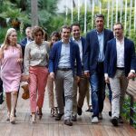Casado, acompañado por (de izda. a dcha.) la presidenta del Congreso, Ana Pastor; la portavoz del partido, Dolors Montserrat; el secretario general, Teodoro García Egea; el presidente del PPC, Xavier García Albiol, y Javier Maroto, a su llegada hoy a la Junta Directiva Nacional. Foto: Efe