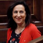 La ministra de Defensa, Margarita Robles, a su llegada ayer al Congreso. EFE/Mariscal