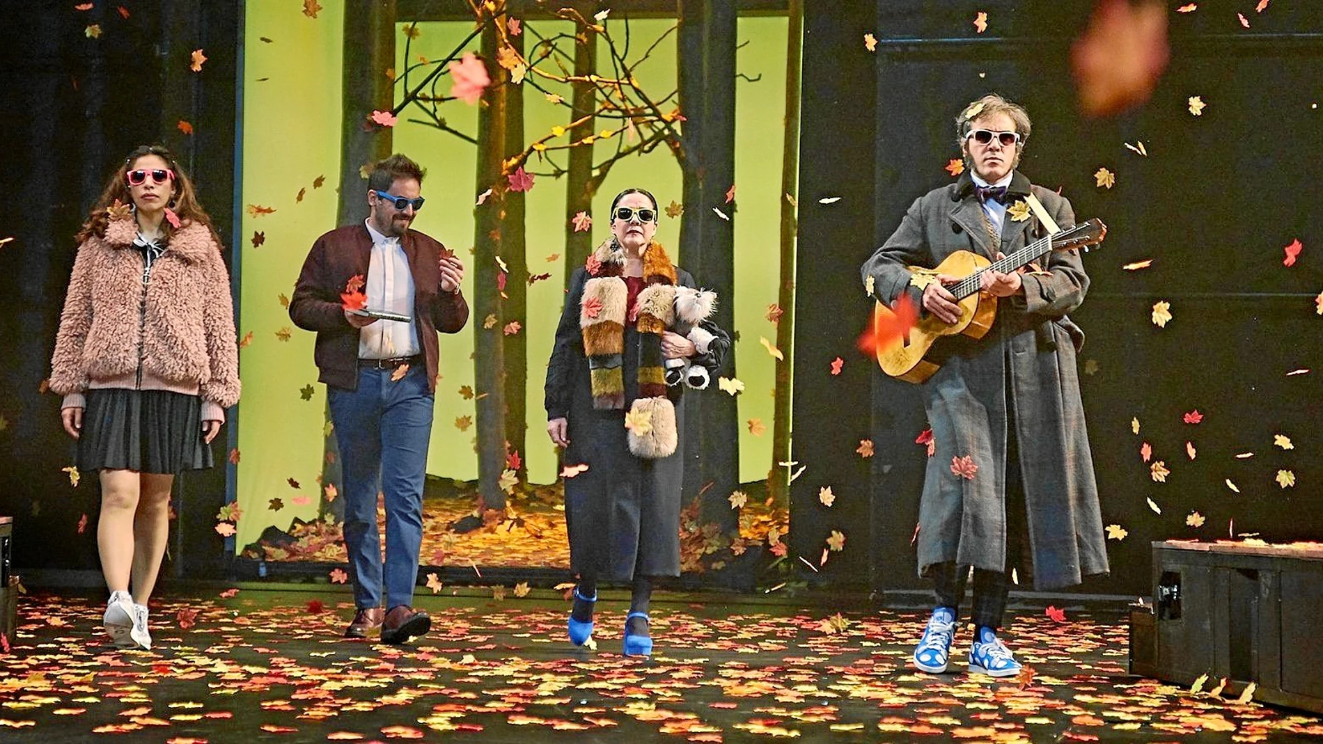 Imagen del último montaje presentado por Ernesto Caballero en el Teatro Valle-Inclán, «El jardín de los cerezos», de Chéjov
